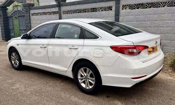 Sayi Na hannu Hyundai Sonata Sauran Mota in Libreville a estuary Sayi Na hannu Hyundai Sonata Sauran Mota in Libreville a estuary