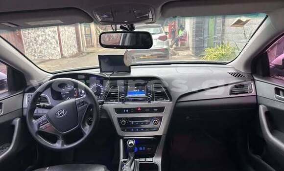 Sayi Na hannu Hyundai Sonata Sauran Mota in Libreville a estuary Sayi Na hannu Hyundai Sonata Sauran Mota in Libreville a estuary