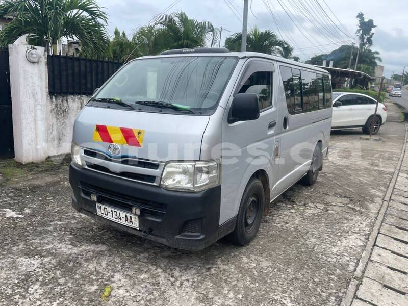 Big with watermark toyota alphard estuaire libreville 8207