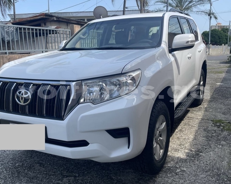 Big with watermark toyota prado estuaire libreville 8218