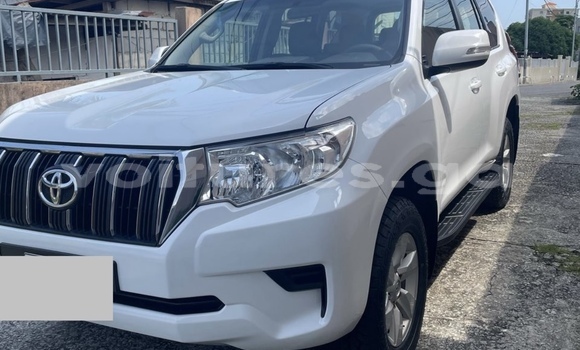 Acheter Occasion Voiture Toyota Prado Blanc à Libreville, Estuaire