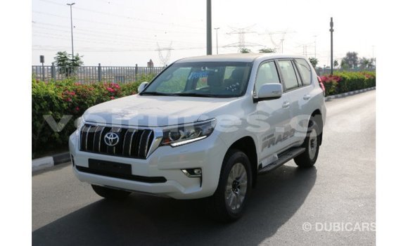 Acheter Import Voiture Toyota Prado Blanc à Import - Dubai, Estuaire Acheter Import Voiture Toyota Prado Blanc à Import - Dubai, Estuaire