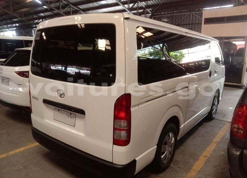 Big with watermark toyota hiace estuaire libreville 8223