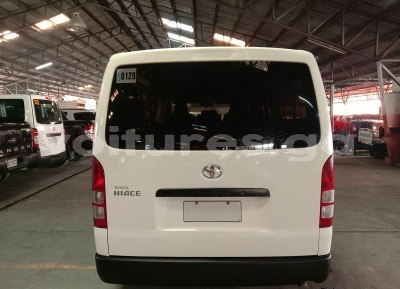Big with watermark toyota hiace estuaire libreville 8223