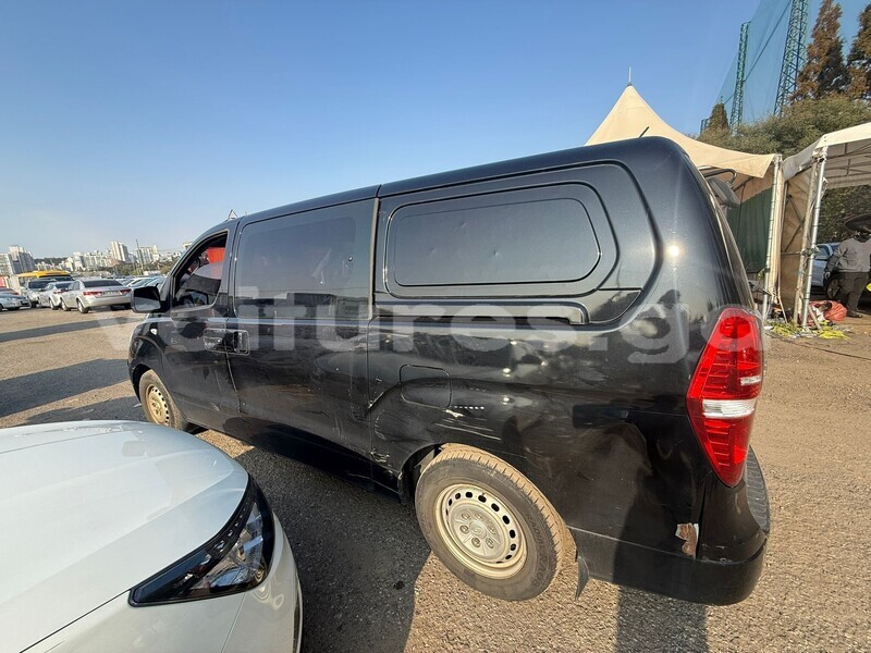 Big with watermark hyundai grand starex estuaire nkan 8224