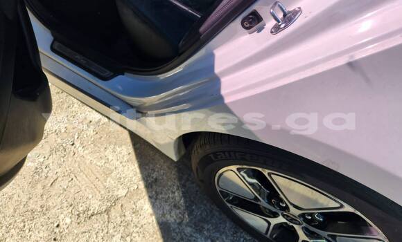 Acheter Occasion Voiture Kia K5 Blanc à Kango, Estuaire Acheter Occasion Voiture Kia K5 Blanc à Kango, Estuaire