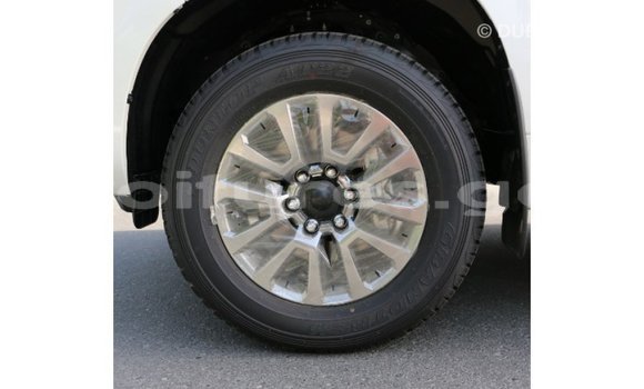 Acheter Import Voiture Toyota Prado Blanc à Import - Dubai, Estuaire Acheter Import Voiture Toyota Prado Blanc à Import - Dubai, Estuaire