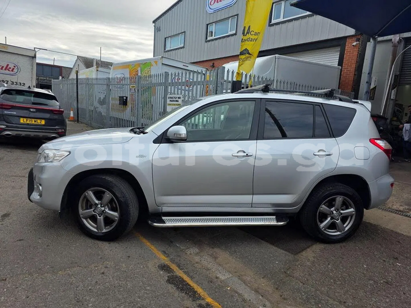 Big with watermark toyota rav4 estuaire libreville 8245
