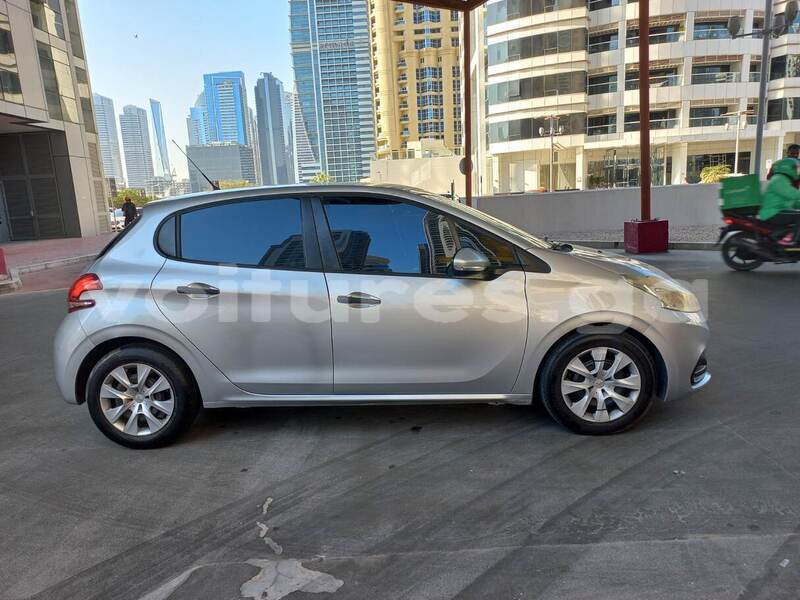 Big with watermark peugeot 208 estuaire libreville 8246