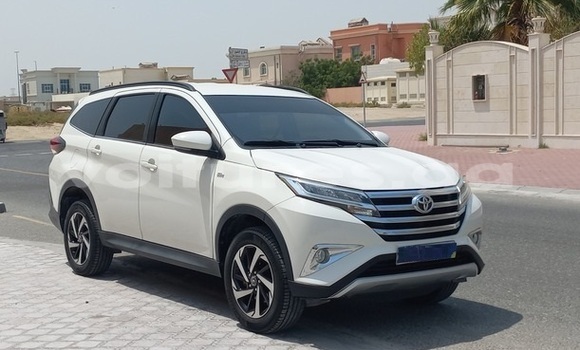 Acheter Occasion Voiture Toyota RAV4 Blanc à Libreville, Estuaire Acheter Occasion Voiture Toyota RAV4 Blanc à Libreville, Estuaire