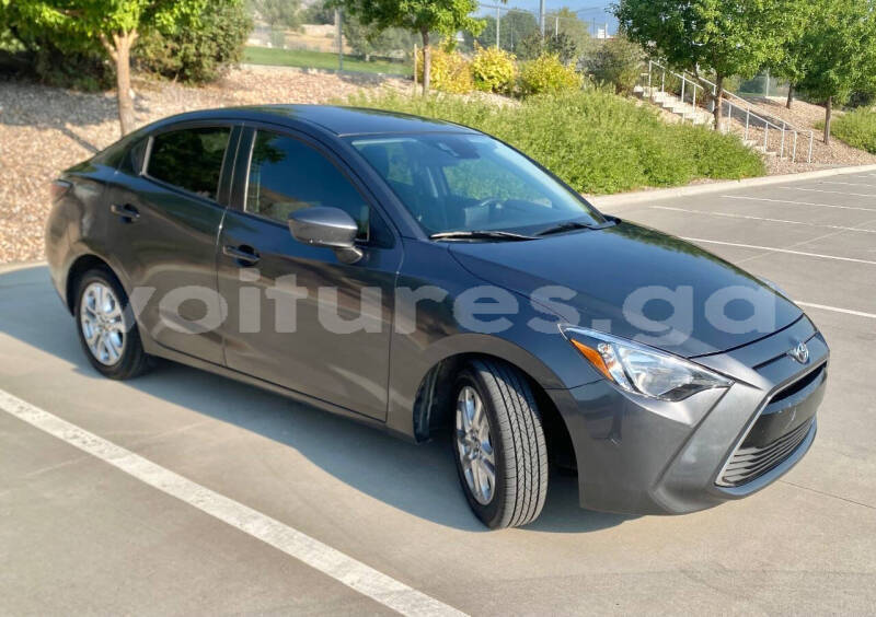 Big with watermark toyota yaris estuaire libreville 8255