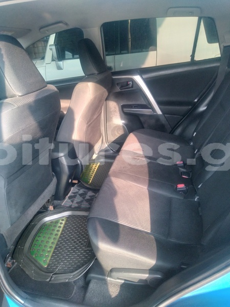 Big with watermark toyota rav4 estuaire libreville 8260