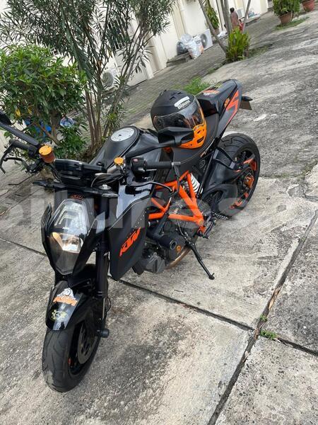 Big with watermark ktm superduke estuaire libreville 8261