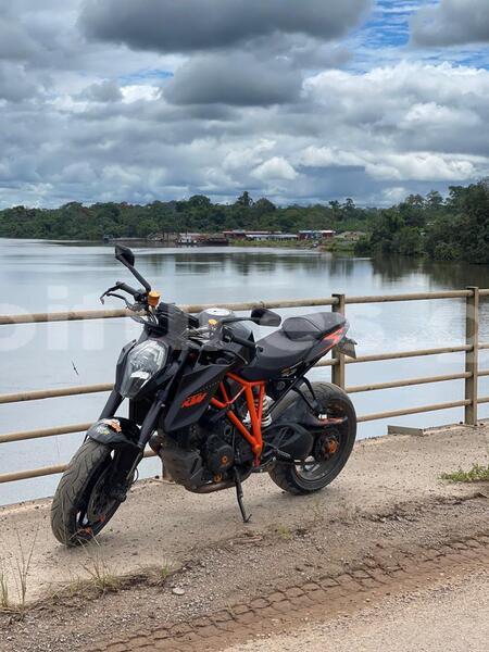 Big with watermark ktm superduke estuaire libreville 8261