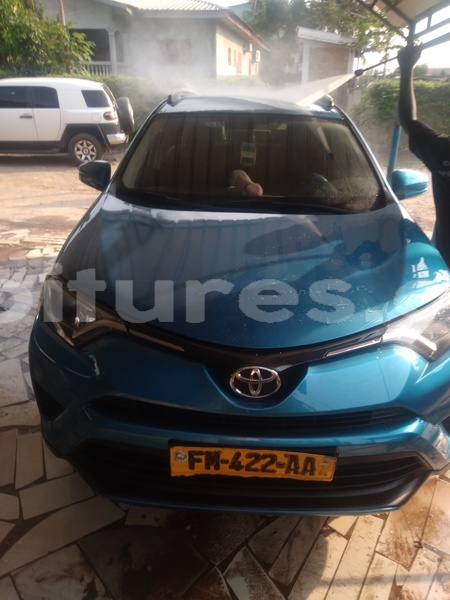 Big with watermark toyota rav4 estuaire libreville 8264