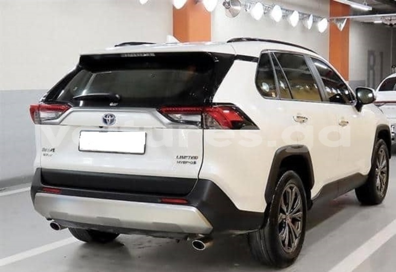 Big with watermark toyota rav4 estuaire libreville 8270
