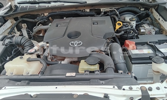 Buy Used Toyota Hilux White Car in Libreville in Estuary Buy Used Toyota Hilux White Car in Libreville in Estuary