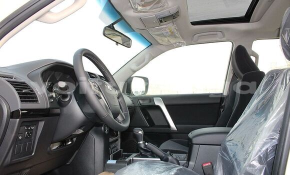 Buy Used Toyota Land Cruiser Prado White Car in Libreville in Estuary Buy Used Toyota Land Cruiser Prado White Car in Libreville in Estuary