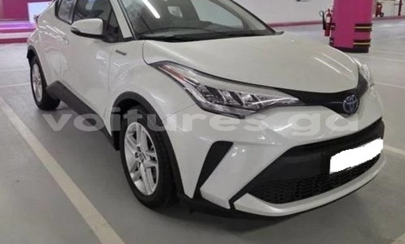 Buy Used Toyota C-HR White Car in Libreville in Estuary Buy Used Toyota C-HR White Car in Libreville in Estuary
