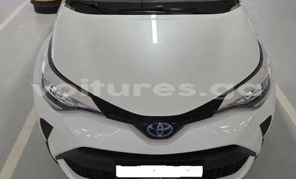 Buy Used Toyota C-HR White Car in Libreville in Estuary Buy Used Toyota C-HR White Car in Libreville in Estuary