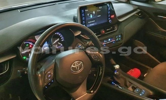 Buy Used Toyota C-HR White Car in Libreville in Estuary Buy Used Toyota C-HR White Car in Libreville in Estuary