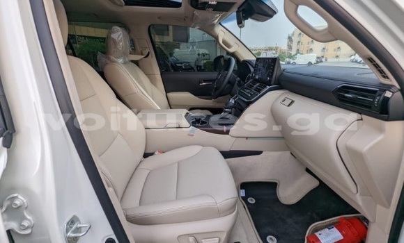 Buy Used Toyota Land Cruiser White Car in Libreville in Estuary Buy Used Toyota Land Cruiser White Car in Libreville in Estuary