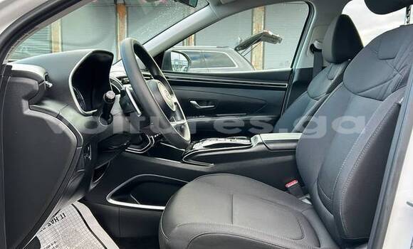 Buy Used Hyundai Tucson White Car in Libreville in Estuary Buy Used Hyundai Tucson White Car in Libreville in Estuary