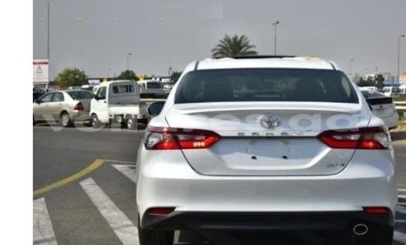 Buy Used Toyota Camry White Car in Libreville in Estuary Buy Used Toyota Camry White Car in Libreville in Estuary