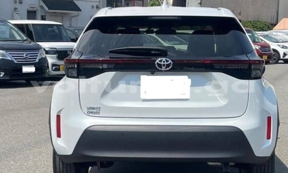Buy Used Toyota Yaris White Car in Libreville in Estuary Buy Used Toyota Yaris White Car in Libreville in Estuary