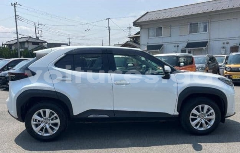 Big with watermark toyota yaris estuaire libreville 8283