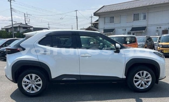 Buy Used Toyota Yaris White Car in Libreville in Estuary Buy Used Toyota Yaris White Car in Libreville in Estuary