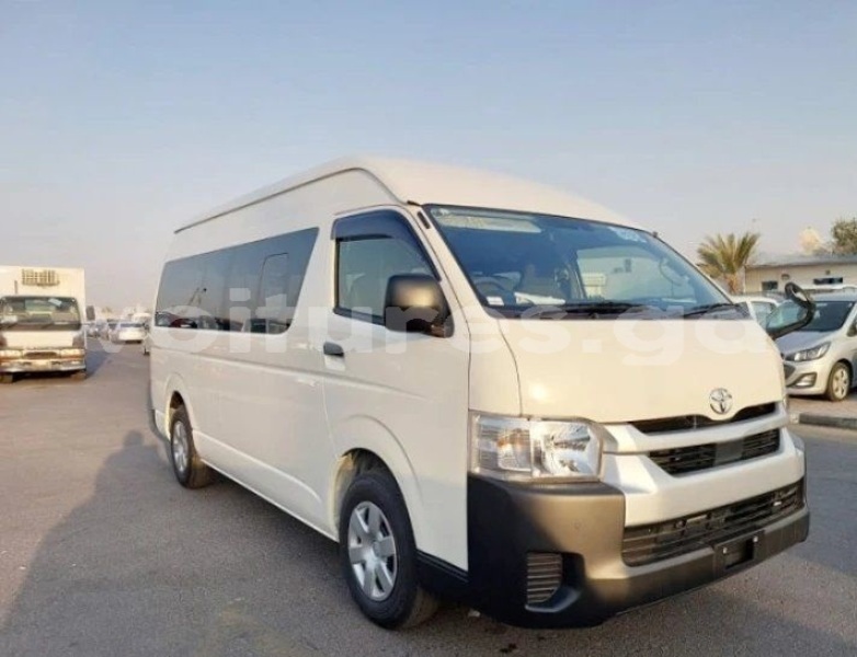 Big with watermark toyota hiace estuaire libreville 8292