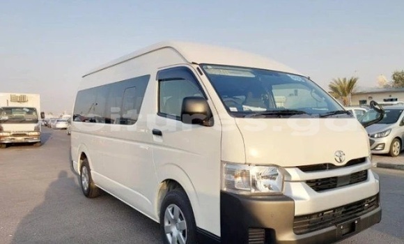 Buy Used Toyota Hiace White Car in Libreville in Estuary Buy Used Toyota Hiace White Car in Libreville in Estuary