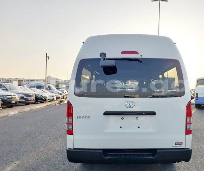 Big with watermark toyota hiace estuaire libreville 8292