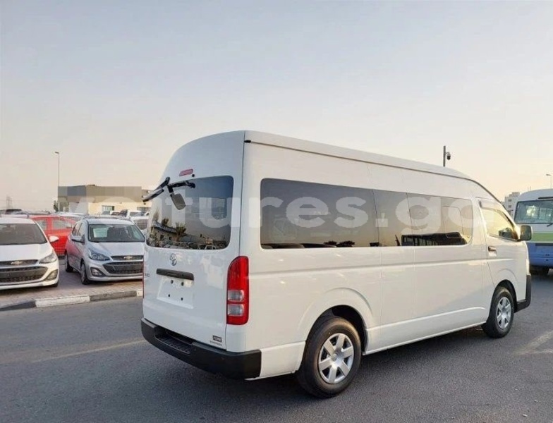 Big with watermark toyota hiace estuaire libreville 8292
