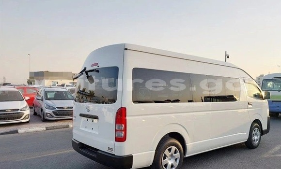 Buy Used Toyota Hiace White Car in Libreville in Estuary Buy Used Toyota Hiace White Car in Libreville in Estuary