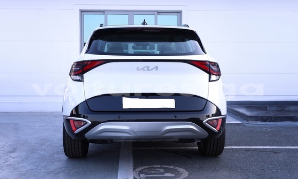 Buy Used Kia Sportage White Car in Lekoni in Haut-Ogooue Buy Used Kia Sportage White Car in Lekoni in Haut-Ogooue