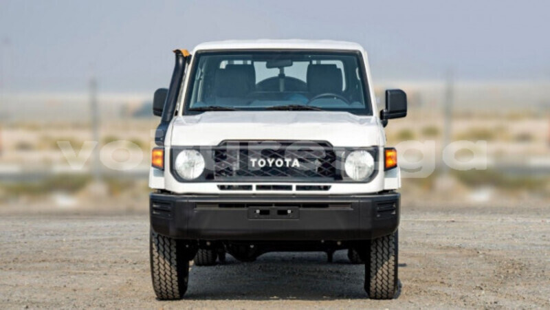 Big with watermark toyota land cruiser estuaire libreville 8298