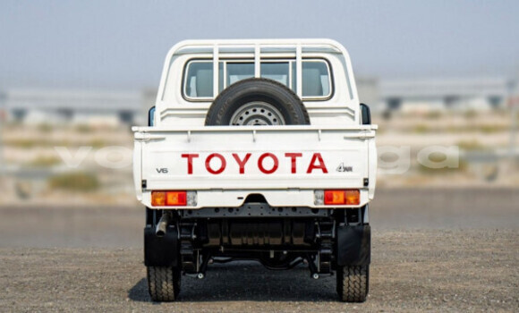 Buy Used Toyota Land Cruiser White Car in Libreville in Estuary Buy Used Toyota Land Cruiser White Car in Libreville in Estuary