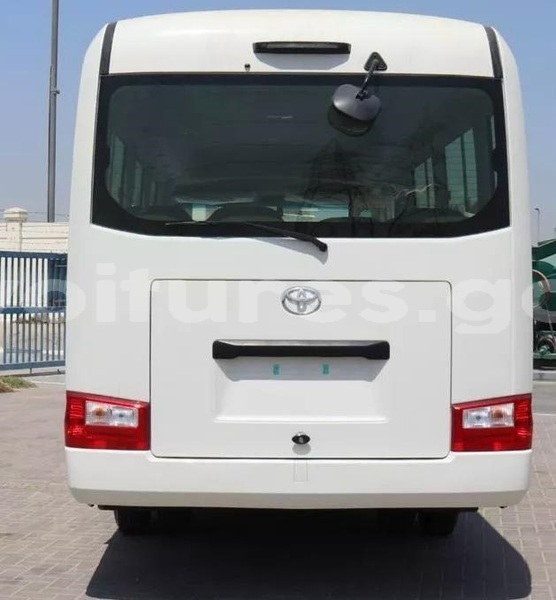 Big with watermark toyota coaster haut ogooue lekoni 8299