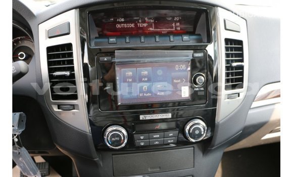 Acheter Import Voiture Mitsubishi Pajero Noir à Import - Dubai, Estuaire Acheter Import Voiture Mitsubishi Pajero Noir à Import - Dubai, Estuaire