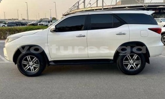 Buy Used Toyota Fortuner White Car in Libreville in Estuary Buy Used Toyota Fortuner White Car in Libreville in Estuary