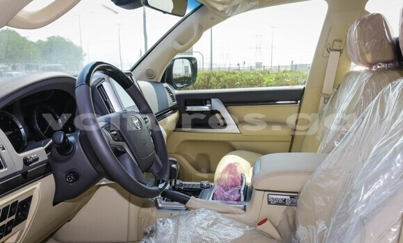 Buy Used Toyota Land Cruiser White Car in Libreville in Estuary Buy Used Toyota Land Cruiser White Car in Libreville in Estuary