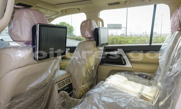 Buy Used Toyota Land Cruiser White Car in Libreville in Estuary Buy Used Toyota Land Cruiser White Car in Libreville in Estuary