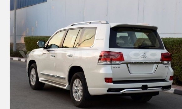Buy Used Toyota Land Cruiser White Car in Libreville in Estuary Buy Used Toyota Land Cruiser White Car in Libreville in Estuary