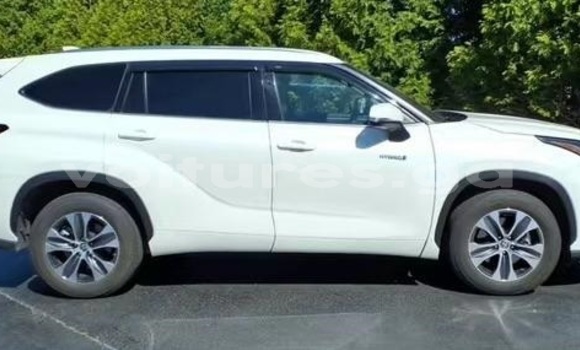 Buy Used Toyota Highlander White Car in Libreville in Estuary Buy Used Toyota Highlander White Car in Libreville in Estuary