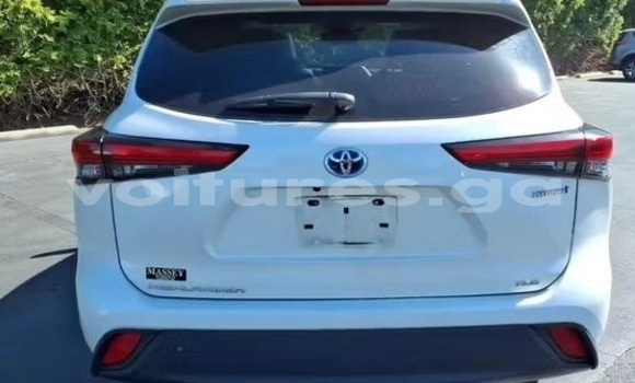 Buy Used Toyota Highlander White Car in Libreville in Estuary Buy Used Toyota Highlander White Car in Libreville in Estuary