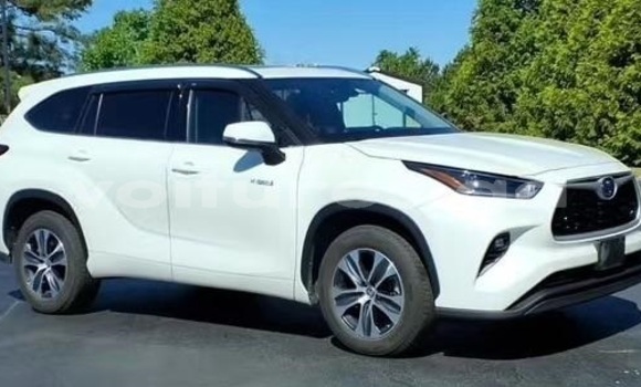 Buy Used Toyota Highlander White Car in Libreville in Estuary Buy Used Toyota Highlander White Car in Libreville in Estuary
