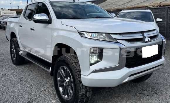 Acheter Occasion Voiture Mitsubishi L200 Blanc à Libreville, Estuaire