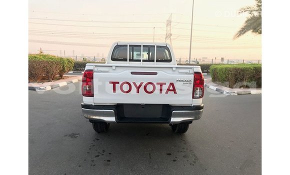 Acheter Import Voiture Toyota Hilux Blanc à Import - Dubai, Estuaire Acheter Import Voiture Toyota Hilux Blanc à Import - Dubai, Estuaire